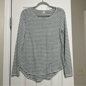 Old Navy Women's Gray and White Striped Long Sleeve Shirt
